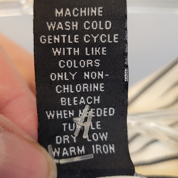 INC International Concepts Black and White Striped Shirt - Size 4 - Picture 4 of 4